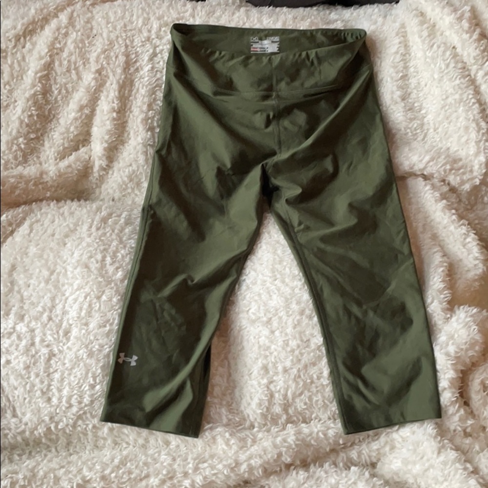 UA crop Leggings - olive green